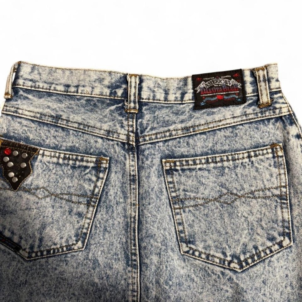Vintage American Dakota Blue denim skirt with studded details - Picture 7 of 7